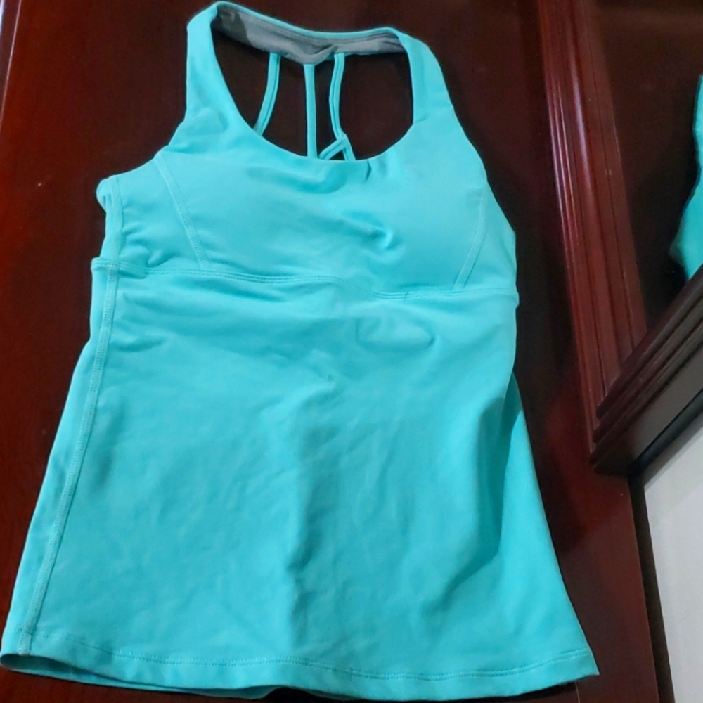 NWT Oalka Yoga Top XS